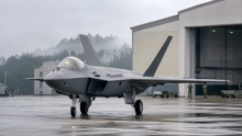KF-21 Boramae als realistische redaktionelle Konzeptdarstellung auf einem südkoreanischen Flugplatz – Bild mit KI generiert [Bildinhalt mit KI erstellt]
