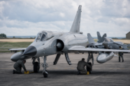 Mirage III auf einer europäischen Fluglinie bei Wartungsarbeiten [Bildinhalt mit KI erstellt]