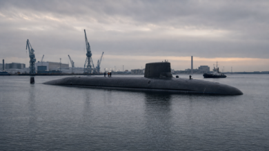 Realistische redaktionelle Konzeptdarstellung eines künftigen SSN-AUKUS in einem Marinehafen – Bild mit KI generiert [Bildinhalt mit KI erstellt]